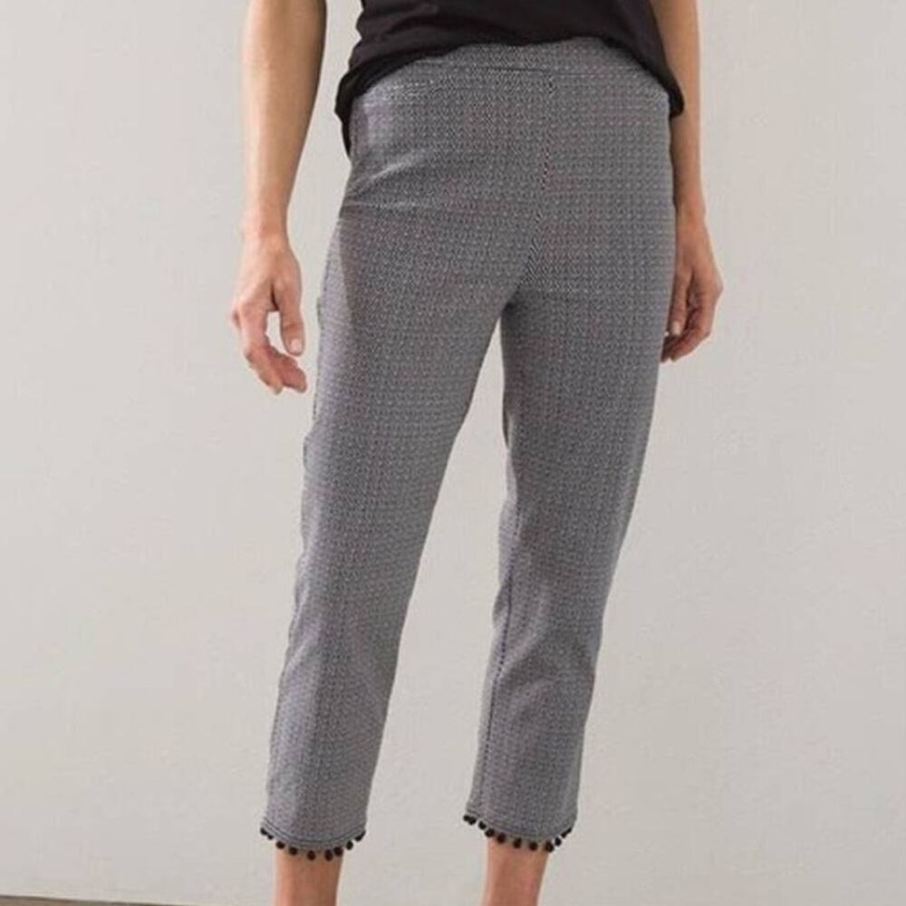 Chico's So Slimming Brigitte Pom-Pom Crops Pants Size 1.5 Petite (10 Petite)